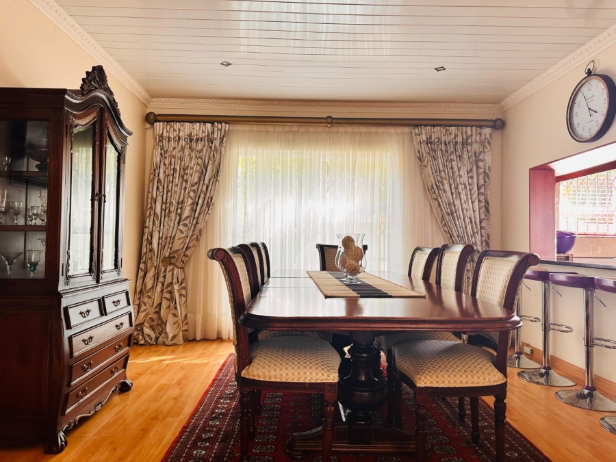 4 Bedroom Property for Sale in Flamingo Vlei Western Cape